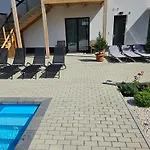 Oasis Apartment *