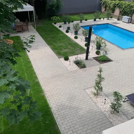 Pool And Apartamento Budapeste